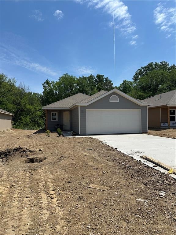471 Valley View Dr, Tonganoxie, KS 66086