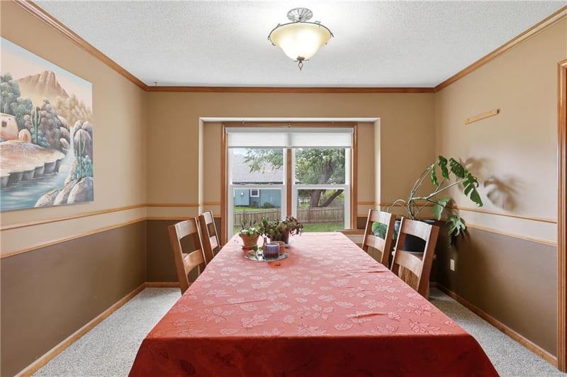 8013 Lydia Ave, Kansas City, MO 64118
