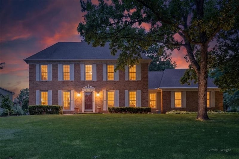 8315 Richards Rd, Lenexa, KS 66215