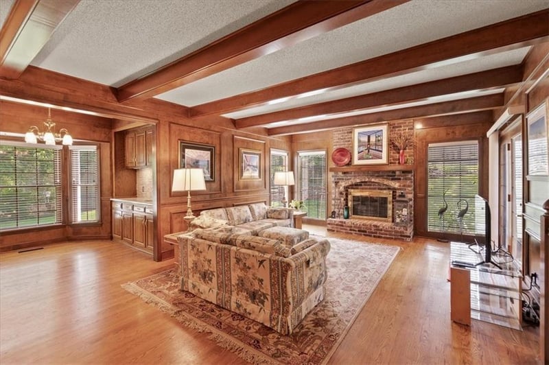 8315 Richards Rd, Lenexa, KS 66215