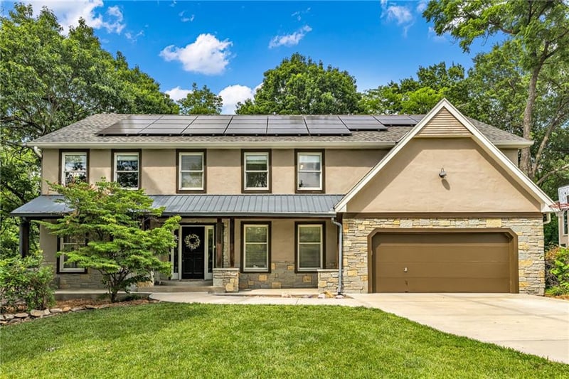 9304 NW 77th St, Weatherby Lake, MO 64152