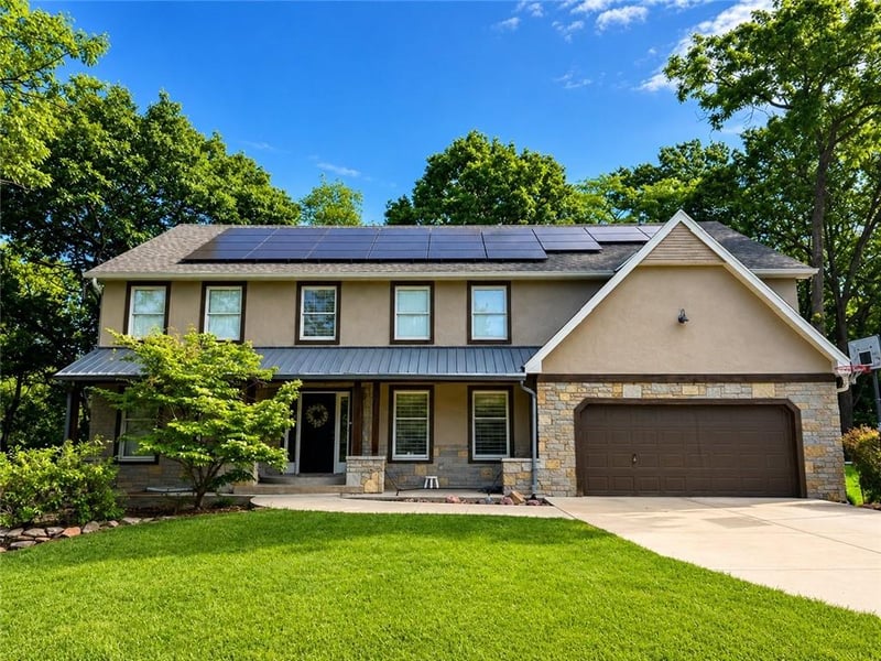 9304 NW 77th St, Weatherby Lake, MO 64152
