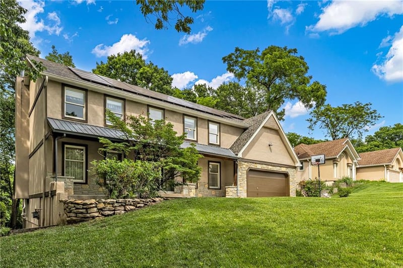 9304 NW 77th St, Weatherby Lake, MO 64152