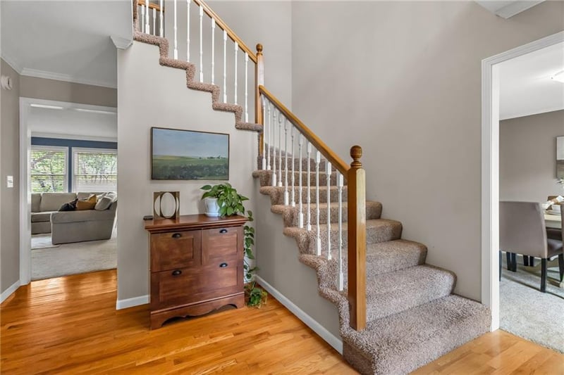 9304 NW 77th St, Weatherby Lake, MO 64152