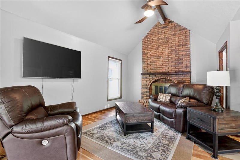 926 87th Ter, Kansas City, MO 64155