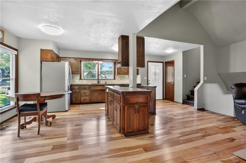 926 87th Ter, Kansas City, MO 64155