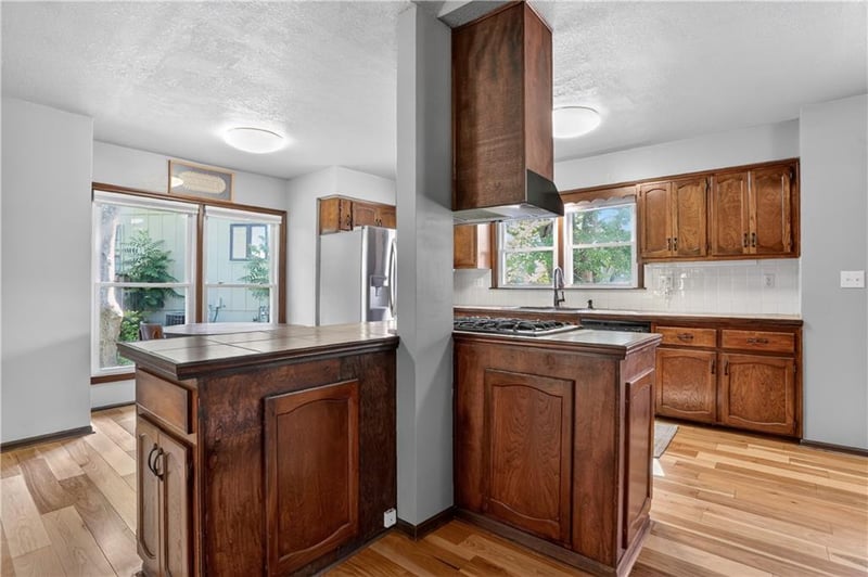 926 87th Ter, Kansas City, MO 64155
