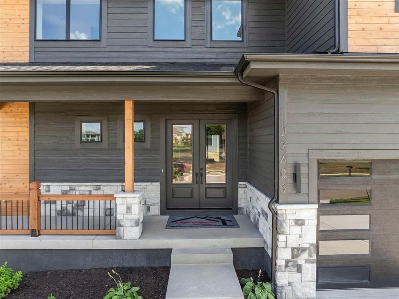 12403 183rd Ter, Overland Park, KS 66013