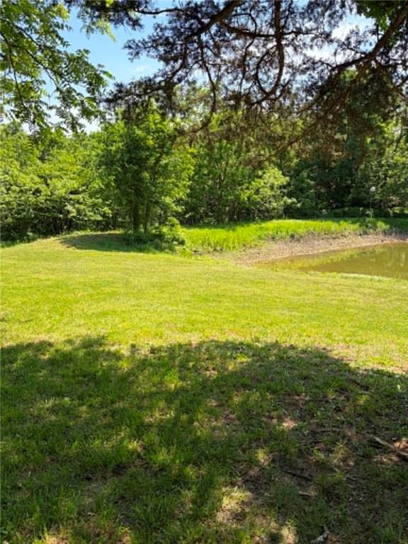 54 Bear Dr, Mound City, KS 66056