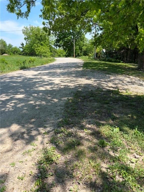 54 Bear Dr, Mound City, KS 66056