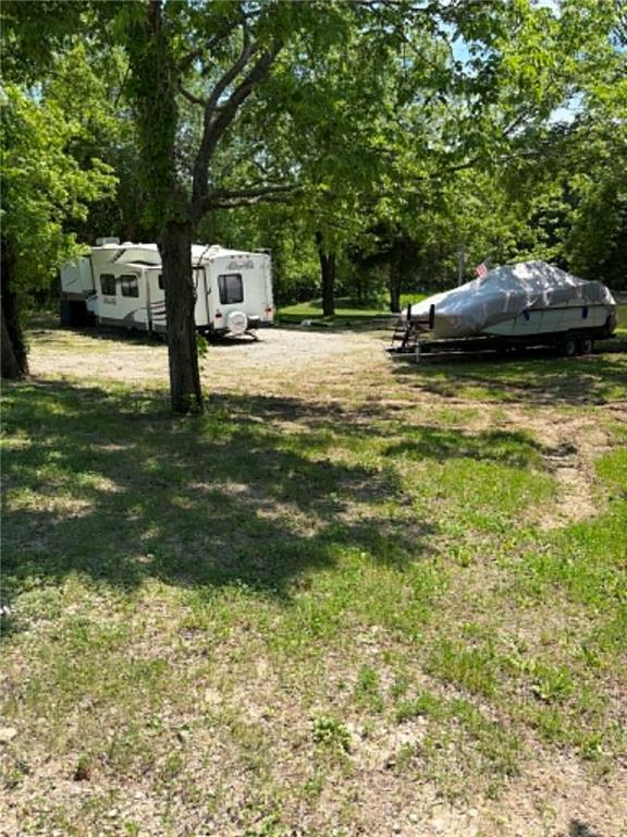 54 Bear Dr, Mound City, KS 66056
