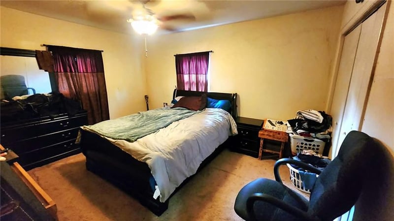 300 N Cayuga St, Frontenac, KS 66763
