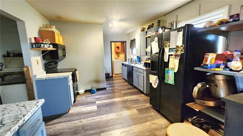 300 N Cayuga St, Frontenac, KS 66763