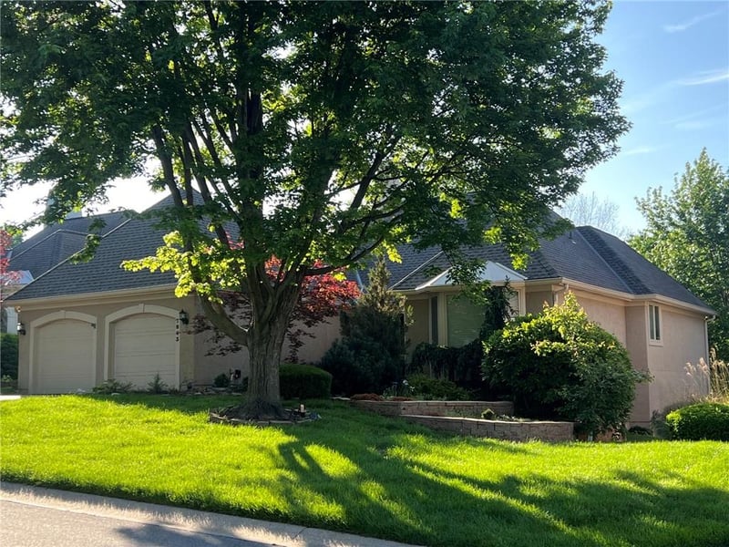 7843 118th St, Overland Park, KS 66210