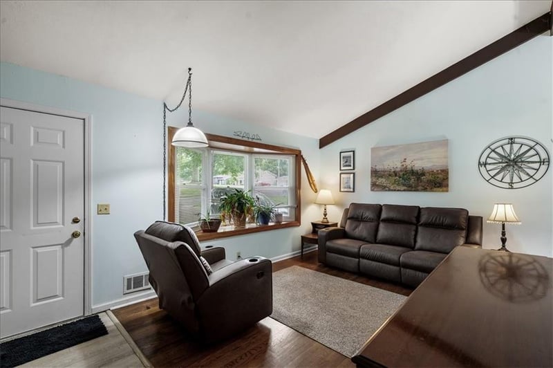 4910 N Spruce Ave, Kansas City, MO 64119