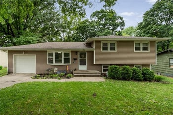 4910 N Spruce Ave, Kansas City, MO 64119