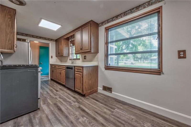 9316 80th St, Overland Park, KS 66204