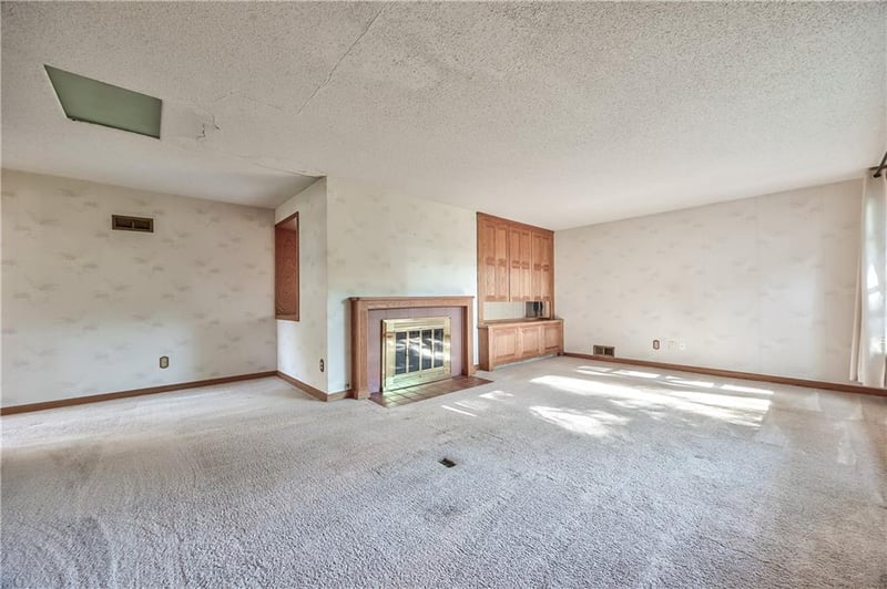 9316 80th St, Overland Park, KS 66204