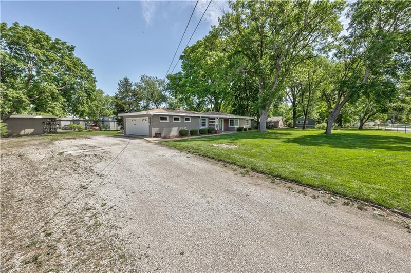 9316 80th St, Overland Park, KS 66204