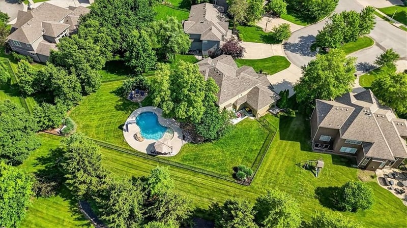 15933 Ballentine St, Overland Park, KS 66062