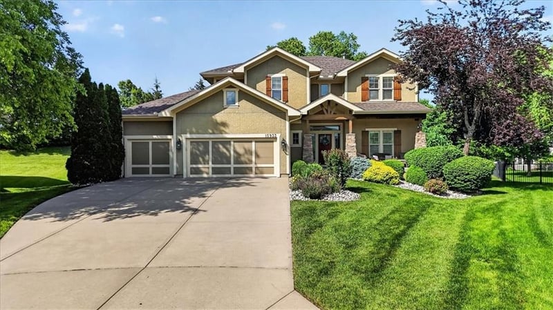 15933 Ballentine St, Overland Park, KS 66062