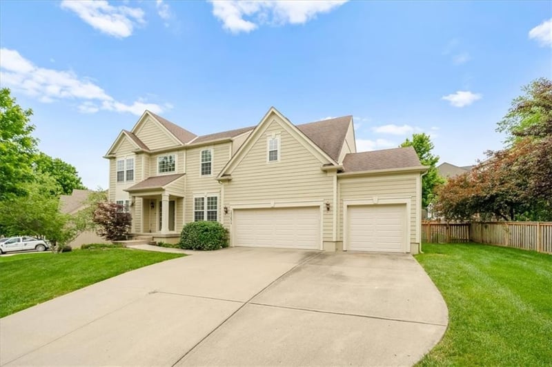 15251 158th Ter, Olathe, KS 66062