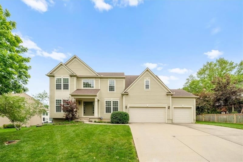 15251 158th Ter, Olathe, KS 66062