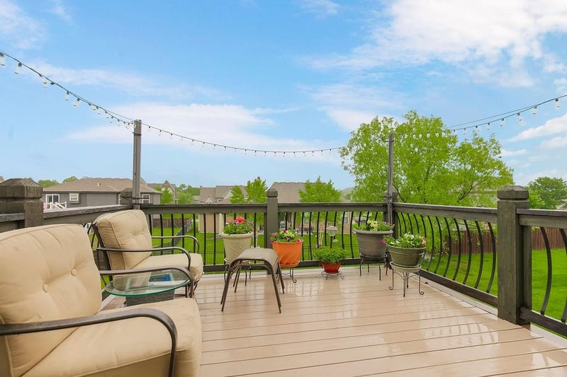 1220 SW Wysteria Dr, Lee's Summit, MO 64082
