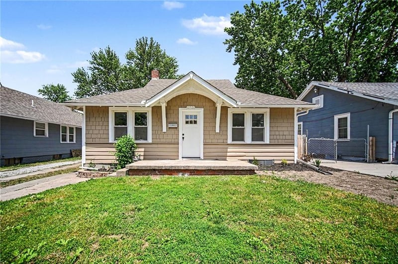 10526 9th St, Independence, MO 64053