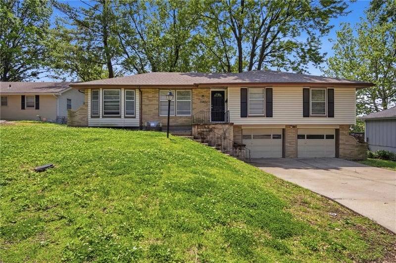 11401 E 61st Ter, Raytown, MO 64133