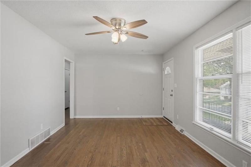 11401 E 61st Ter, Raytown, MO 64133