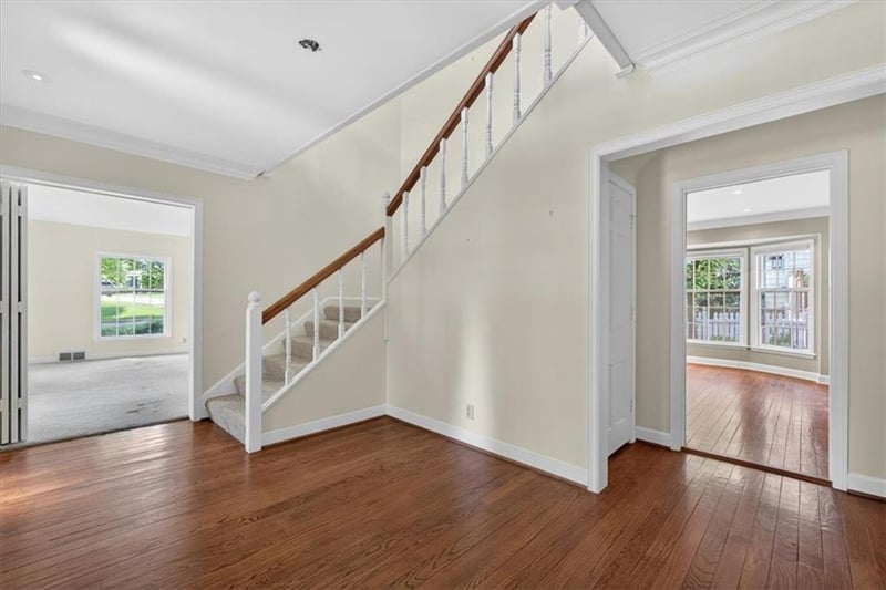 6336 Ensley Ln, Mission Hills, KS 66208