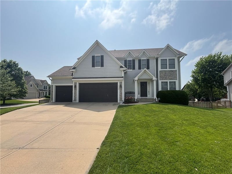 15480 Gallery St, Olathe, KS 66062