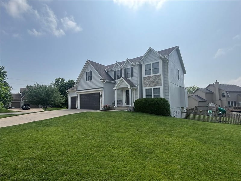 15480 Gallery St, Olathe, KS 66062