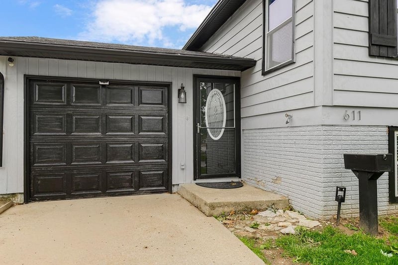 611 Aztec Pl, Independence, MO 64056