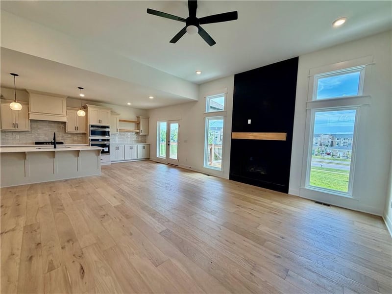 504 Skyview Ln, Liberty, MO 64068