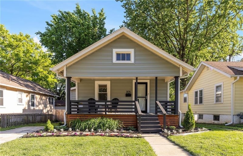 703 77th St, Kansas City, MO 64114