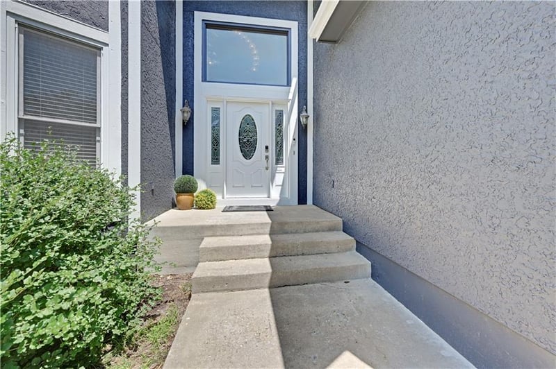 8537 W 145th Ter, Overland Park, KS 66223
