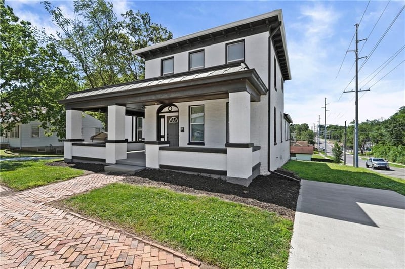 222 Market St, Warrensburg, MO 64093