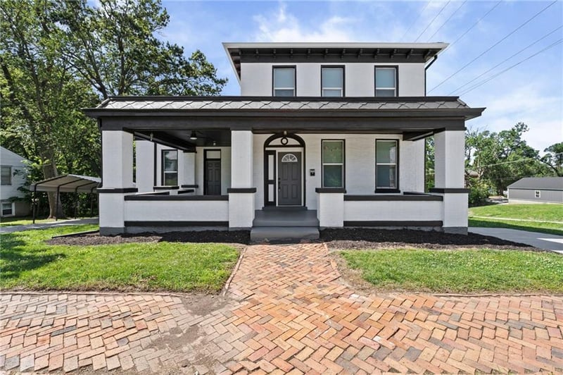 222 Market St, Warrensburg, MO 64093