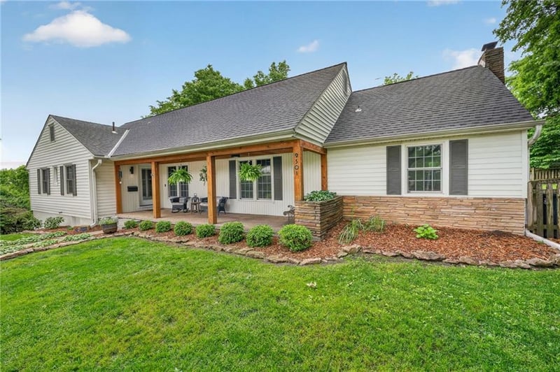 9501 Madison Ave, Kansas City, MO 64114