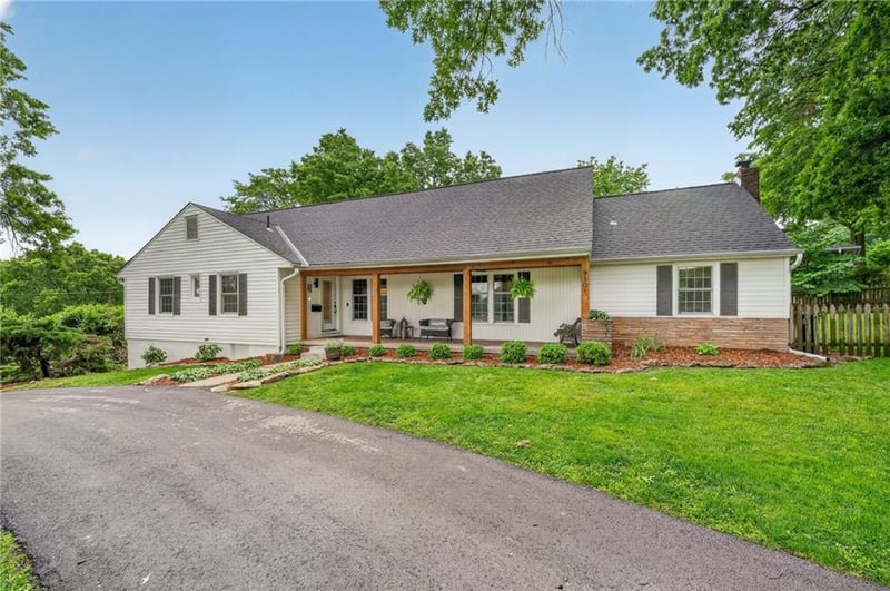 9501 Madison Ave, Kansas City, MO 64114
