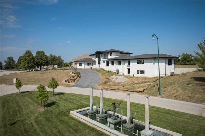 3331 Saddle Ridge Ct, Independence, MO 64057