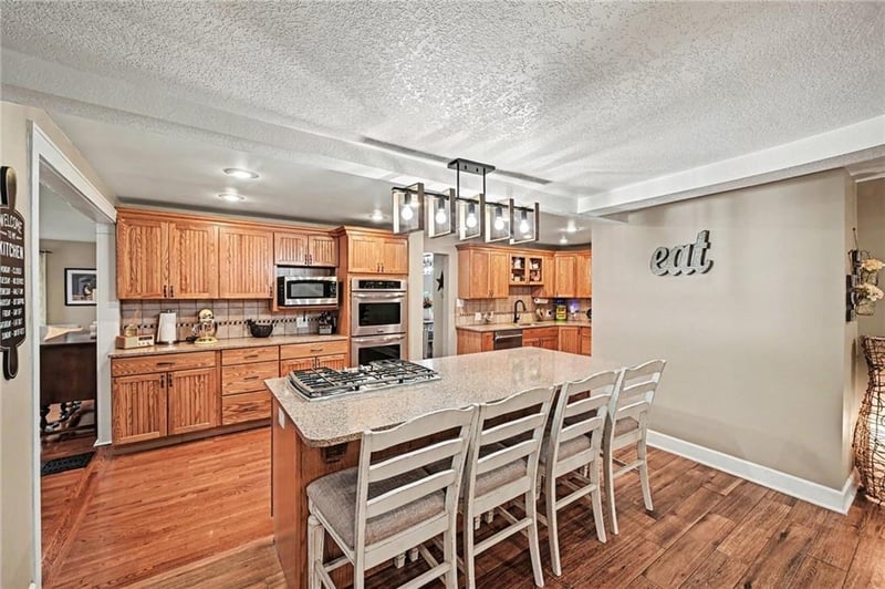 1 Ridgeland Rd, Country Club, MO 64505