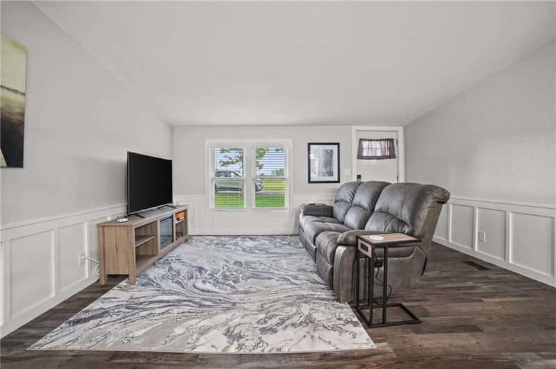 125 Silver Shadow Ln, Linn Valley, KS 66040