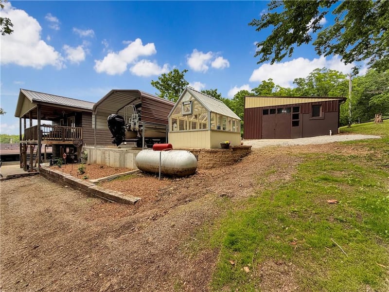 28251 Shore Rd, Warsaw, MO 65355