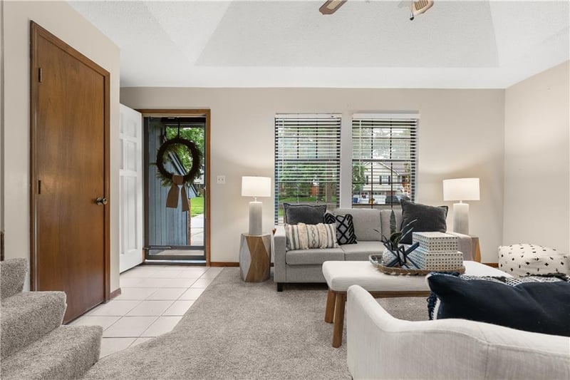 914 7th St, Lee's Summit, MO 64063