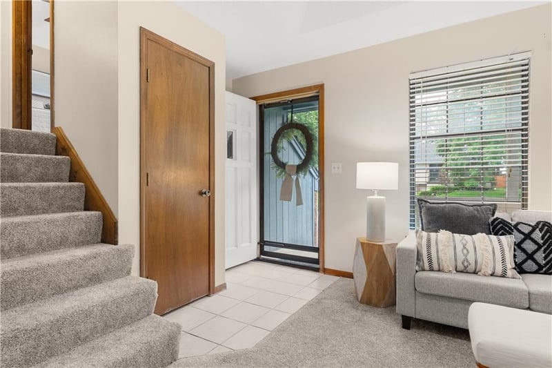 914 7th St, Lee's Summit, MO 64063