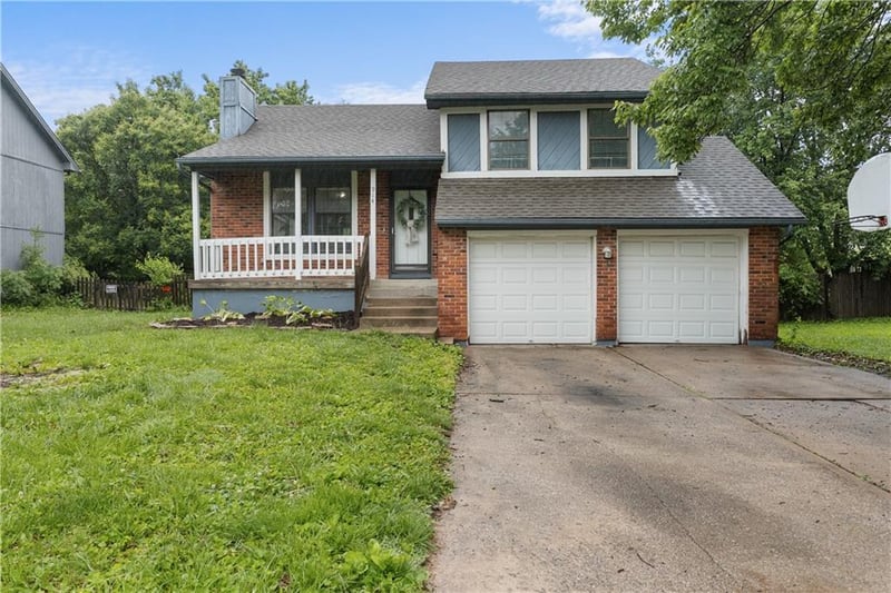 914 7th St, Lee's Summit, MO 64063