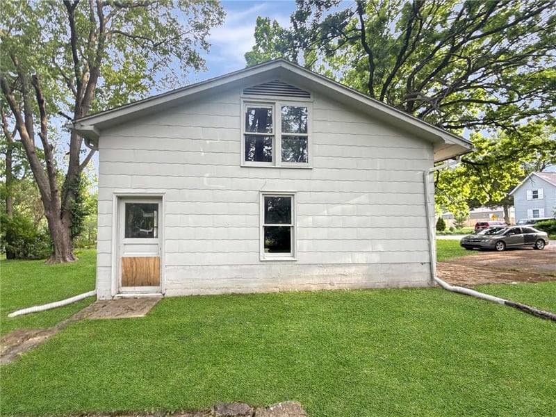 9004 55th St, Raytown, MO 64133